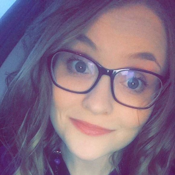 Meet your Posher, Rebecca - Picture 2 of 2